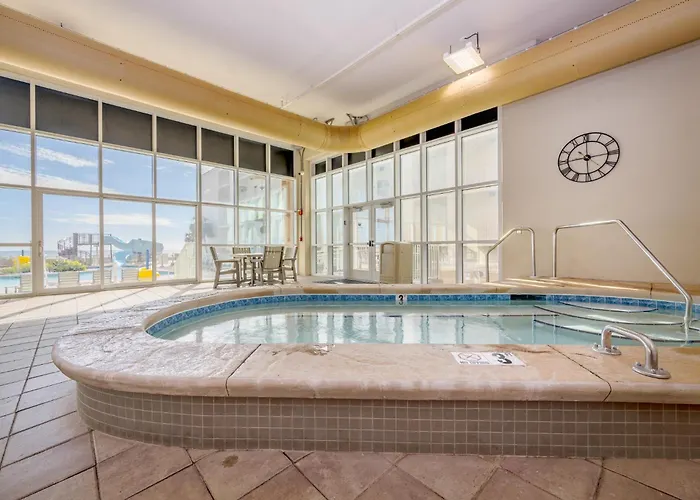 Phoenix Gulf Towers 2405 Apartment