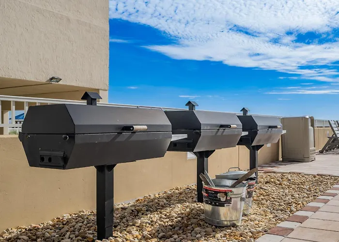 Phoenix Gulf Towers 2405 Apartment